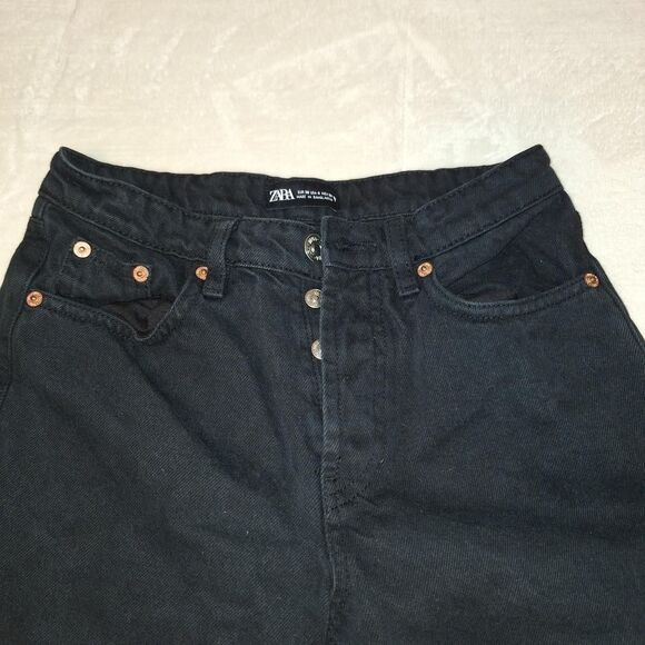Black Zara straight leg button fly jeans - Picture 2 of 8